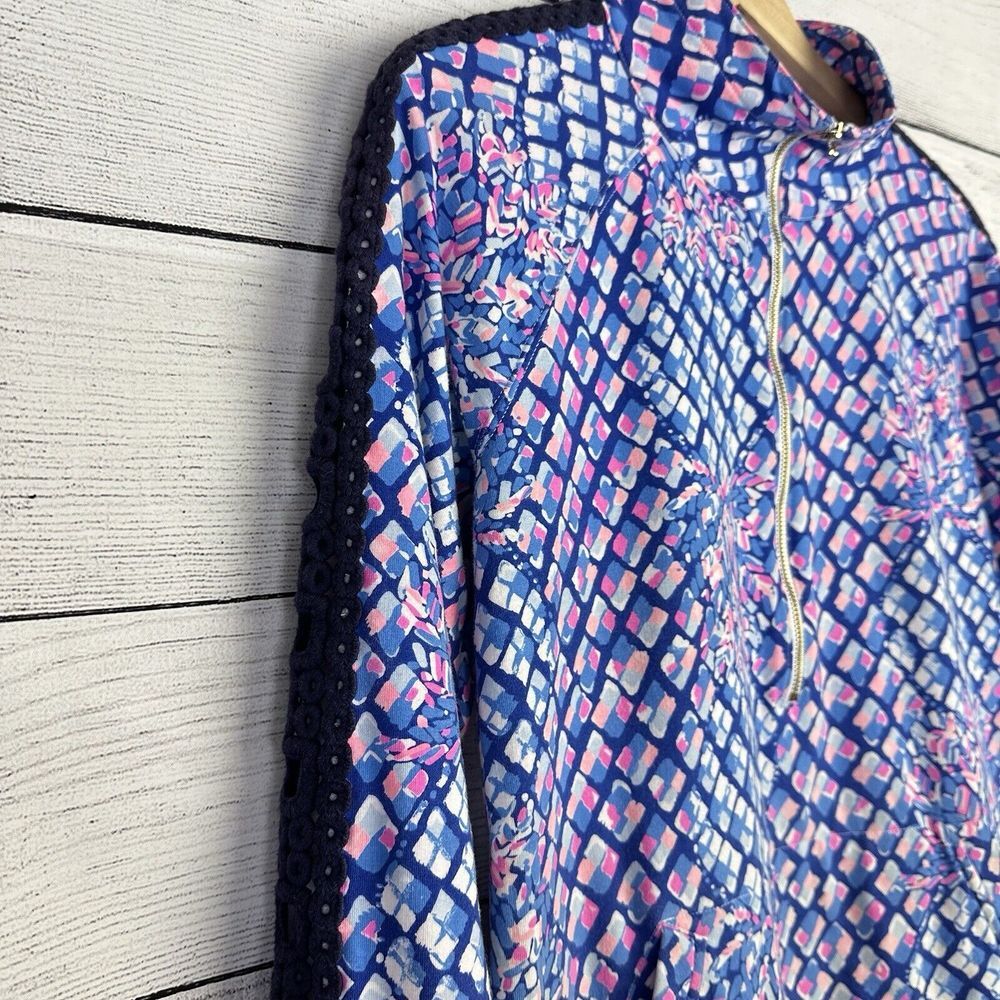 LILLY PULITZER Skipper Pullover Top Womens Small Royal Blue Pink Crochet Trim‎ - Picture 3 of 7